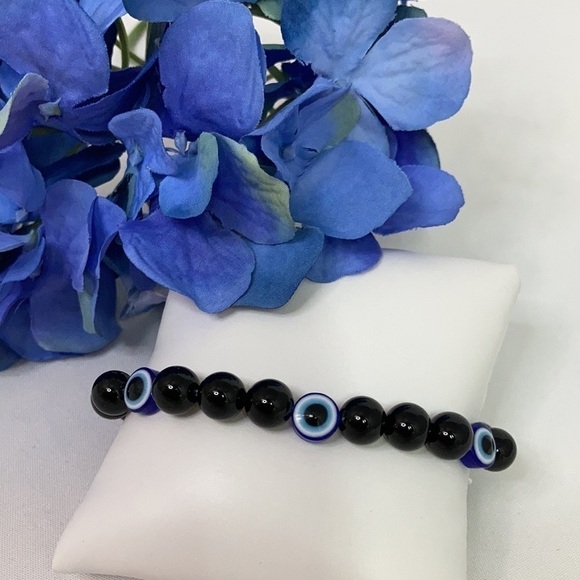 BLACK Onyx and Evil Eye Stretch Bracelet - Picture 1 of 11